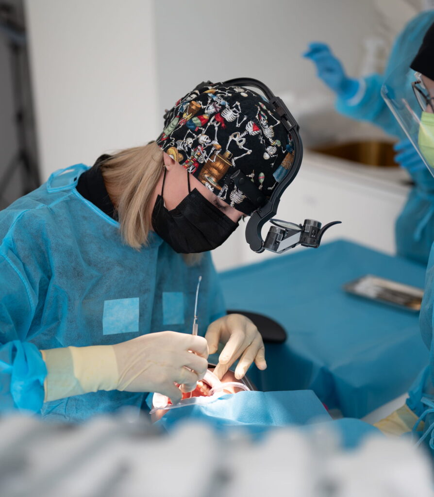 implanty zębowe w Chorzowie, implantologia